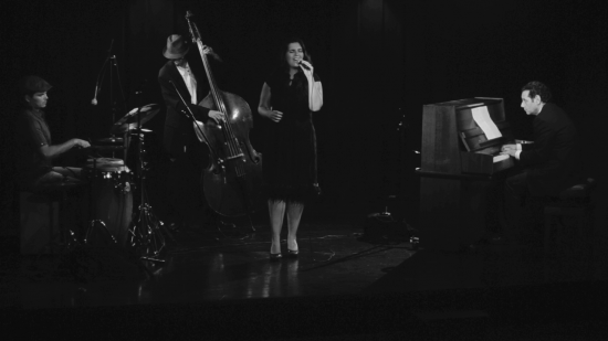Clémentine Coppolan& l'AlfA trio live ©françois escojido